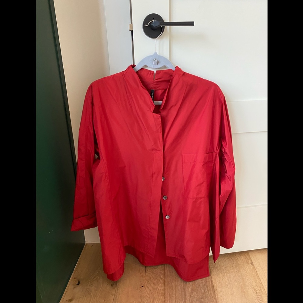 Peter o. Mahler red silk button up